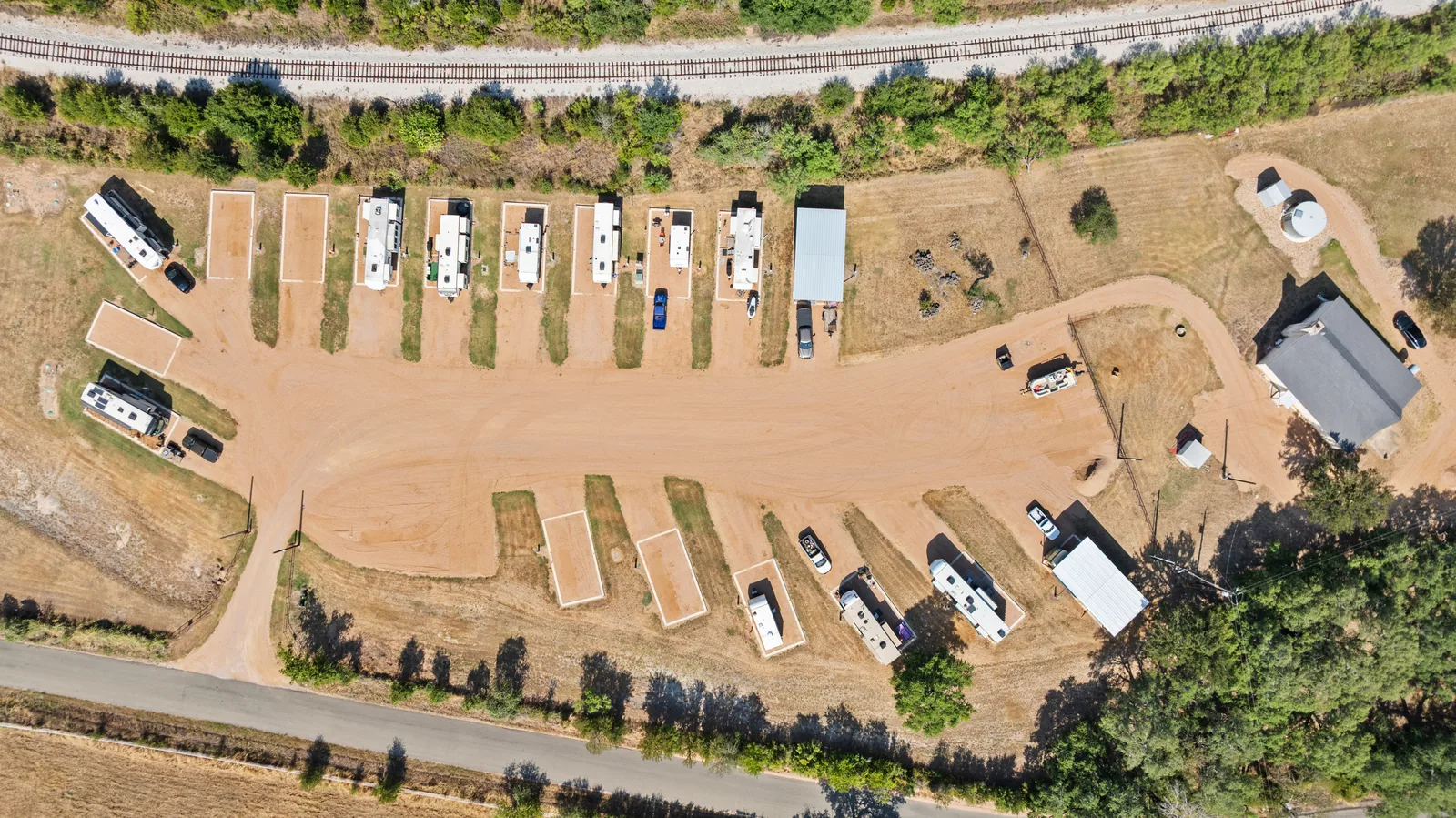 Standard and covered site layout