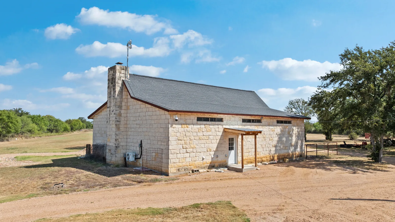 The laundry building